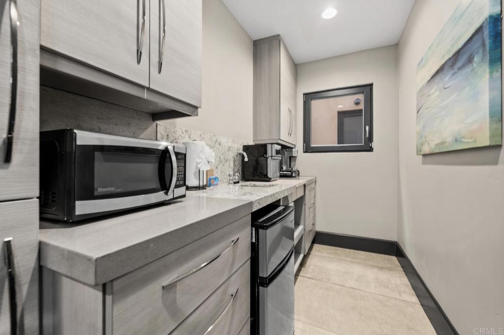 907 S Tremont Street