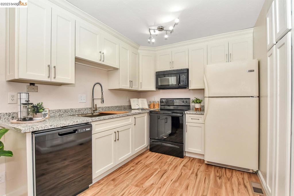 KIRKWOOD VILLAGE - Residential