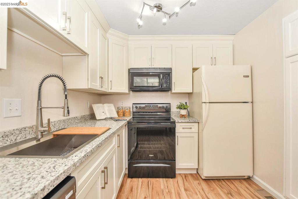 KIRKWOOD VILLAGE - Residential