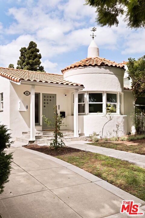 4111 Edgehill Drive