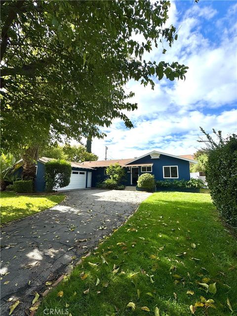 Photo of 7845 Nevada, Canoga Park, CA 91304 (MLS # SR25265052)