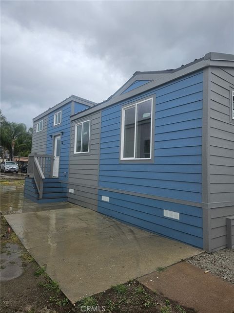 501 S mistletoe 17 San Jacinto CA 92582