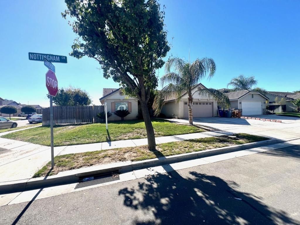 Photo of 1447 Nottingham Circle, Los Banos, CA 93635 (MLS # ML82023262)