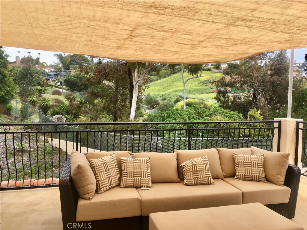 104 Avenida Caballeros