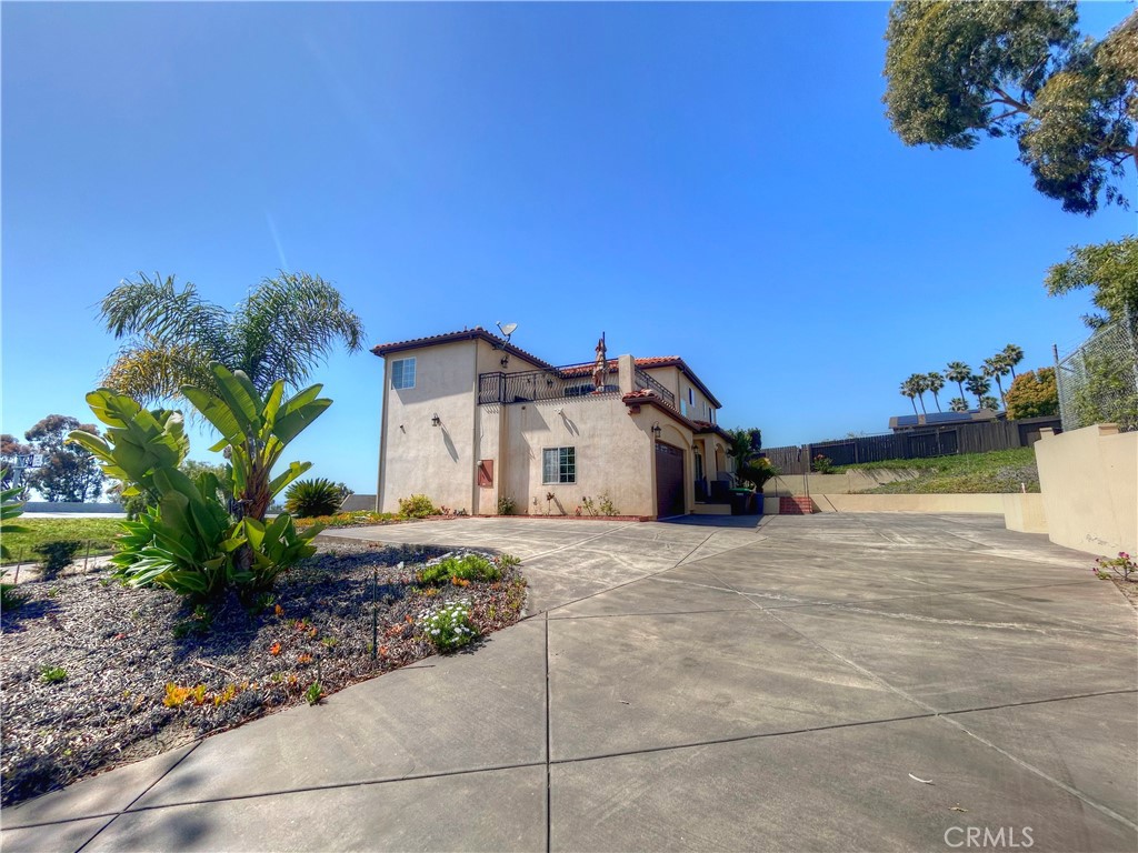 104 Avenida Caballeros