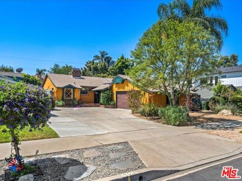 Photo of 14552 Hesby Street, Sherman Oaks, CA 91403 (MLS # 26649347)