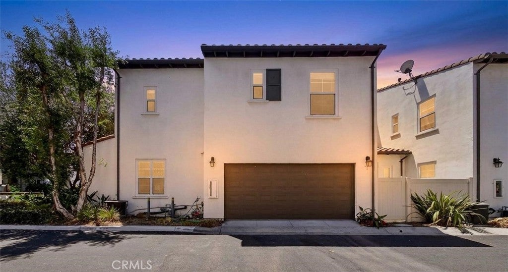 344 N Santa Maria ST