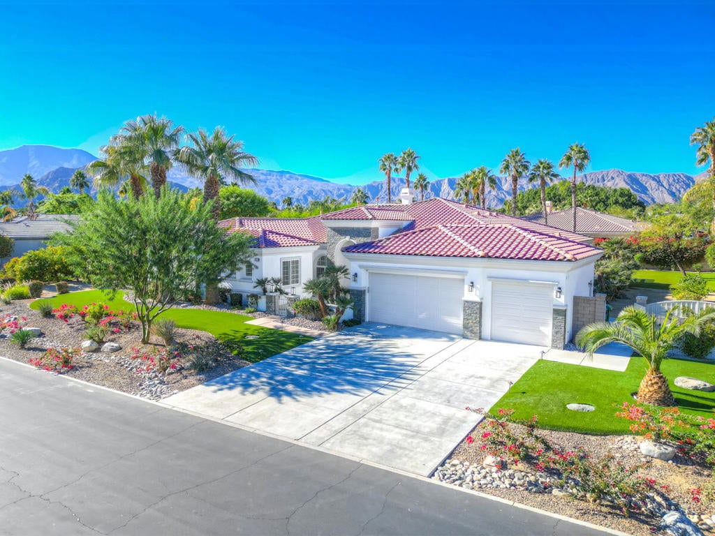 49213 Hohokam River Street