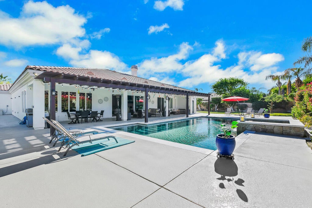 49213 Hohokam River Street