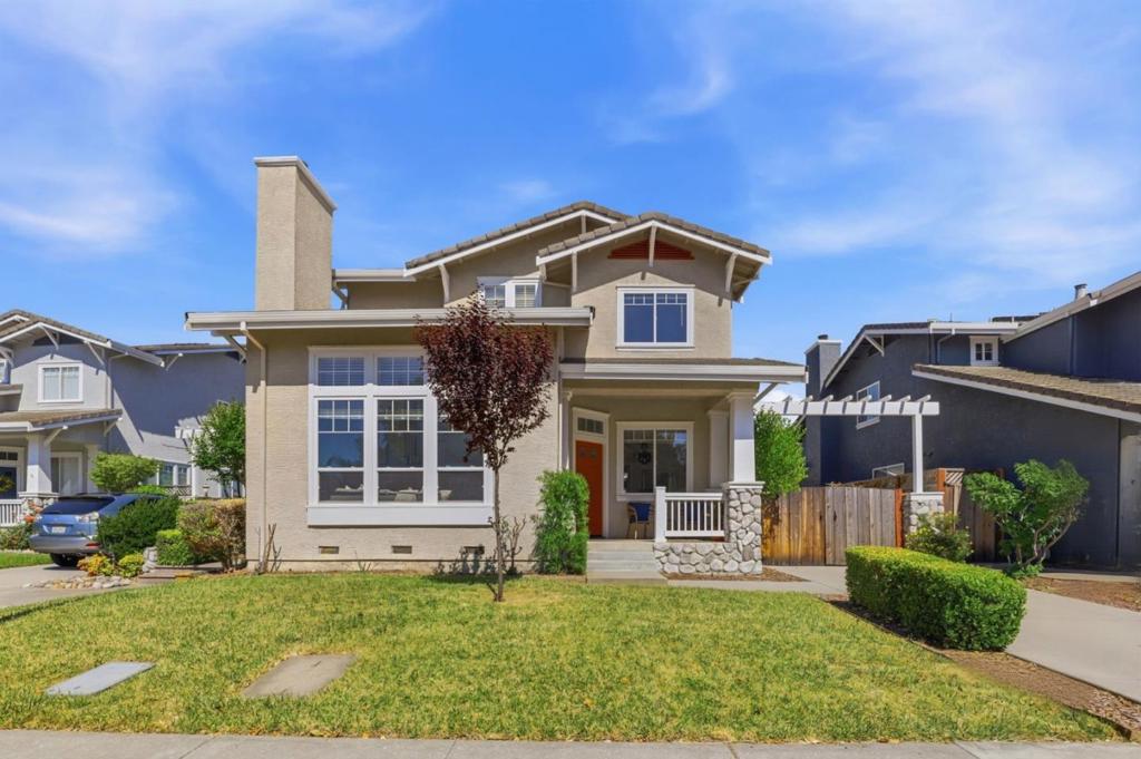 1201 Blue Parrot Court