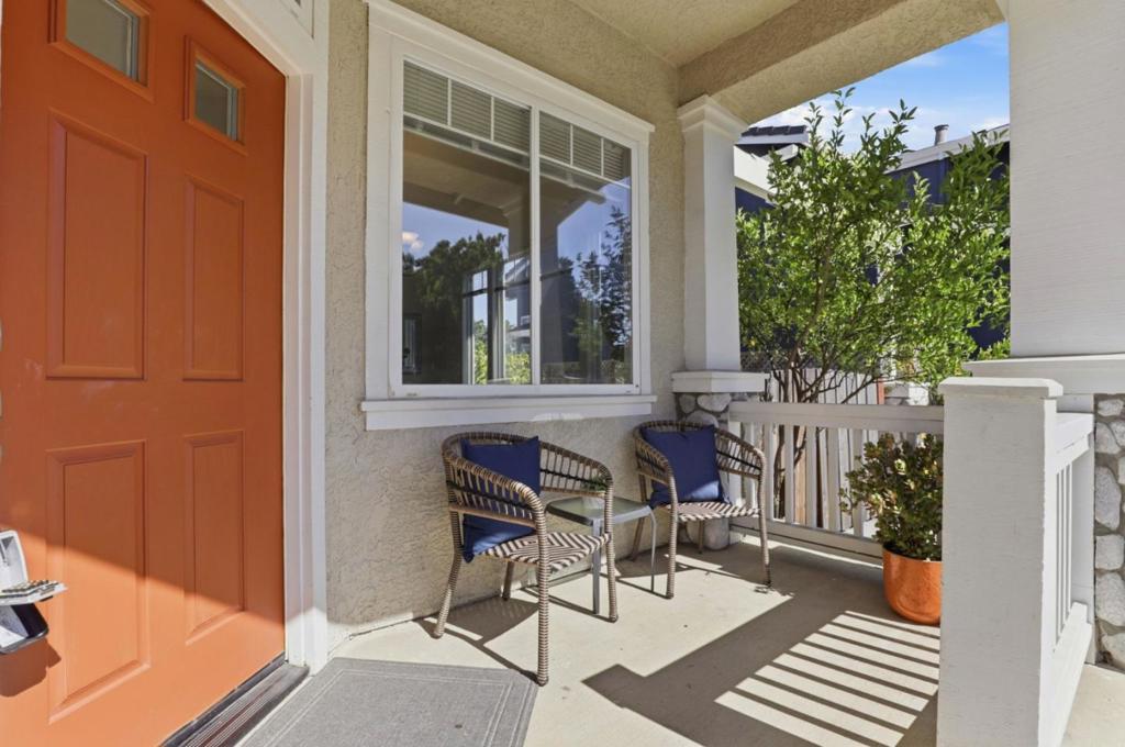 1201 Blue Parrot Court