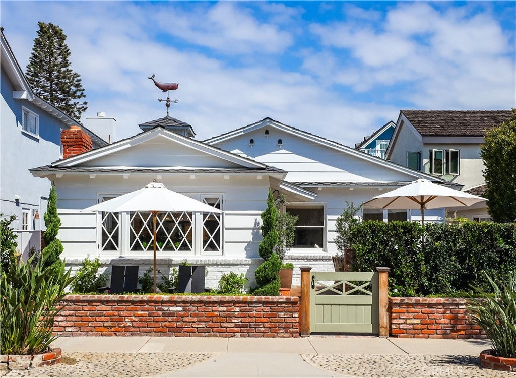 Photo of 2004 E Ocean Boulevard, Newport Beach, CA 92661 (MLS # NP26204802)