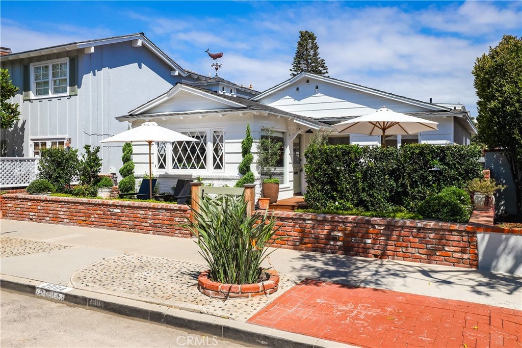 Photo of 2004 E Ocean Boulevard, Newport Beach, CA 92661 (MLS # NP26204802)