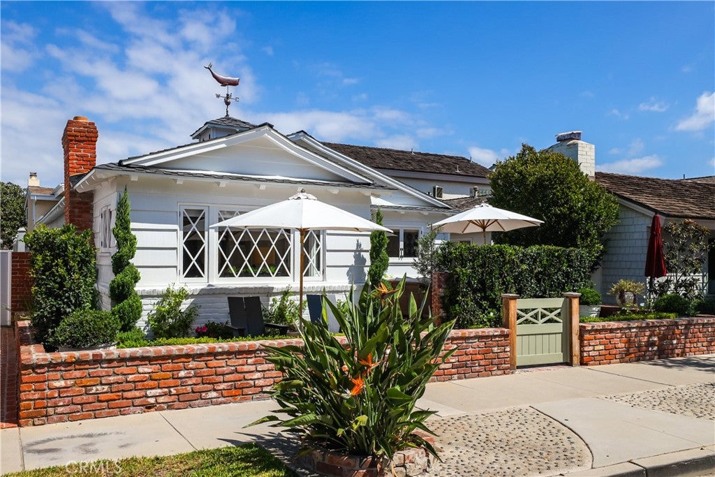 Photo of 2004 E Ocean Boulevard, Newport Beach, CA 92661 (MLS # NP26204802)