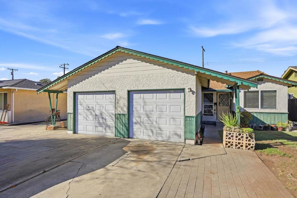 1643 Stardust Court