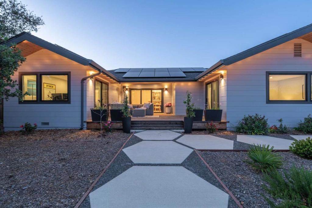 26140 Mesa Drive