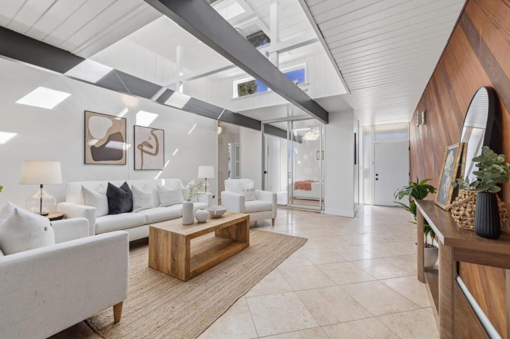 Properties 4 691 Sheraton Drive