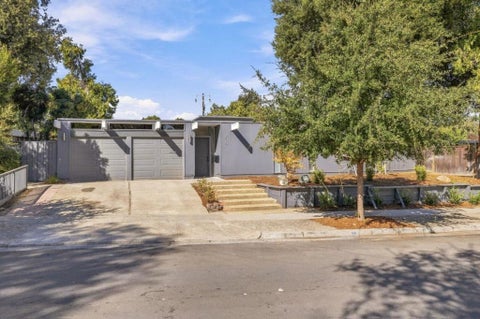 Photo of 691 Sheraton Drive, Sunnyvale, CA 94087 (MLS # ML82064829)