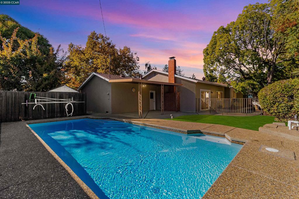 CARRIAGE SQUARE - Residential