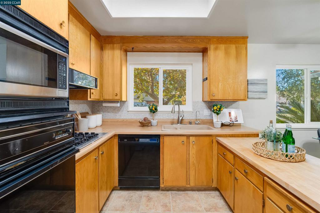 CARRIAGE SQUARE - Residential