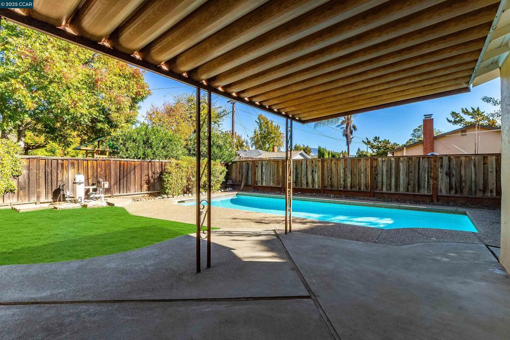 CARRIAGE SQUARE - Residential