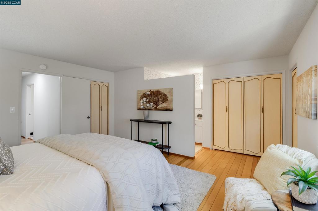 CARRIAGE SQUARE - Residential