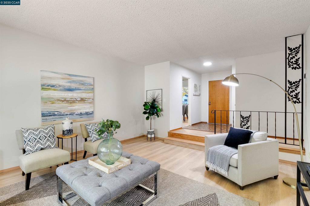 CARRIAGE SQUARE - Residential