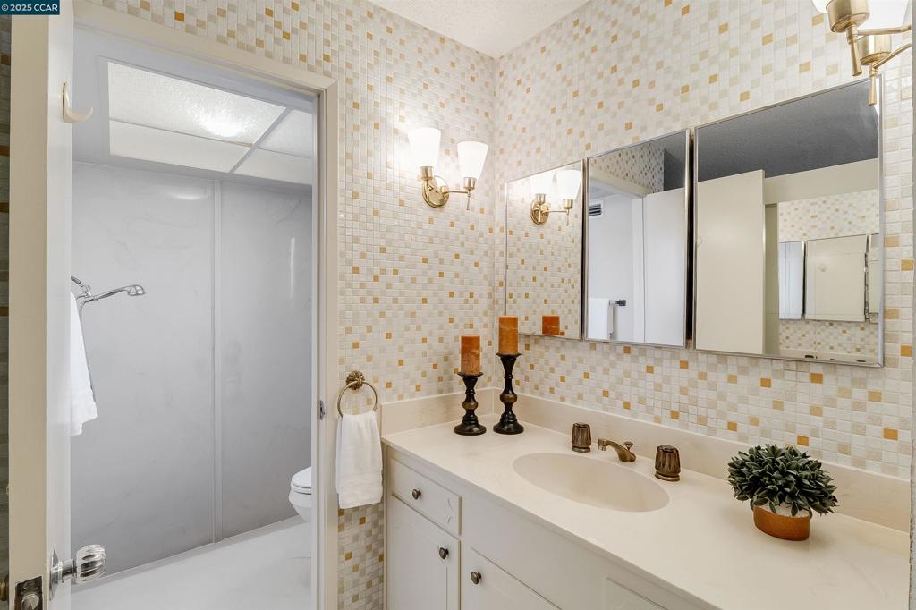 CARRIAGE SQUARE - Residential