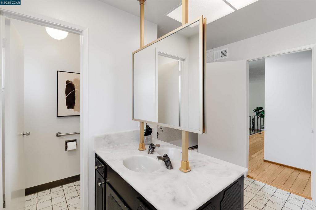 CARRIAGE SQUARE - Residential