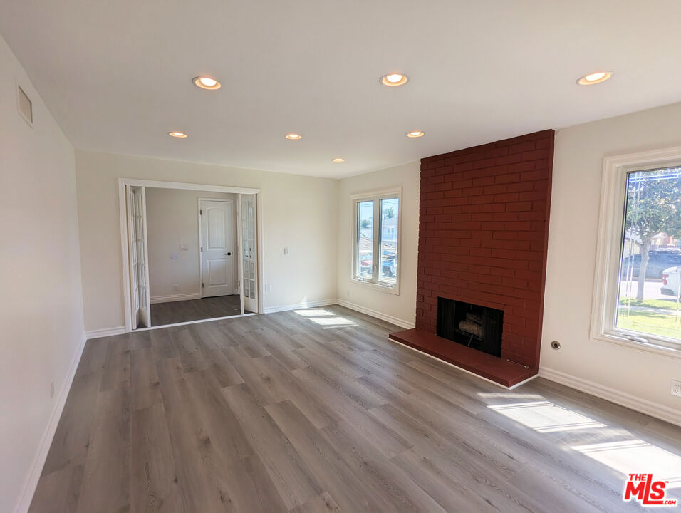 4062 N Santa Anita Street