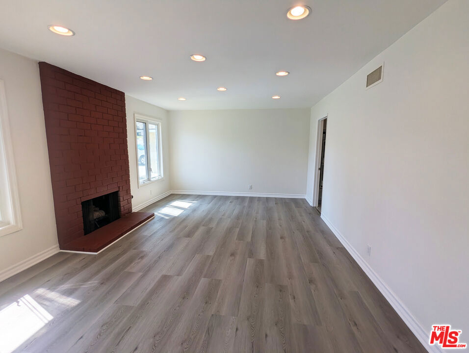 4062 N Santa Anita Street