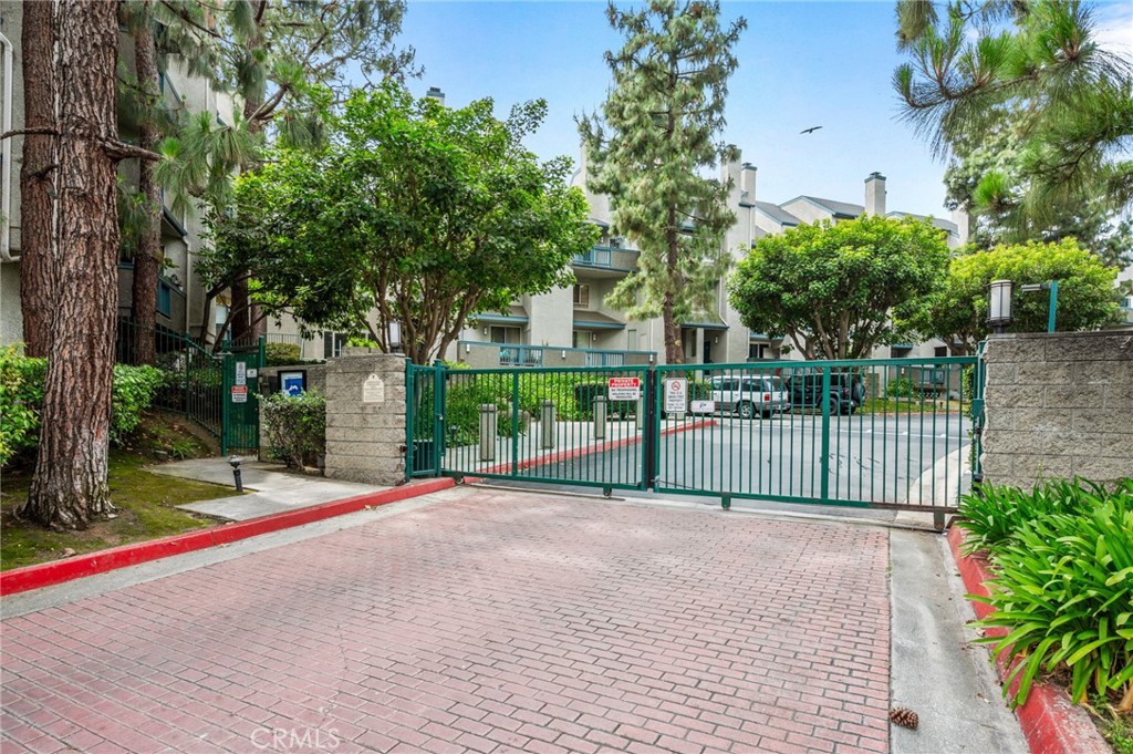 1380 W Capitol Drive