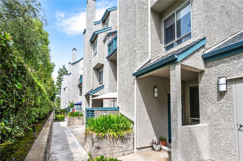 1380 W Capitol Drive