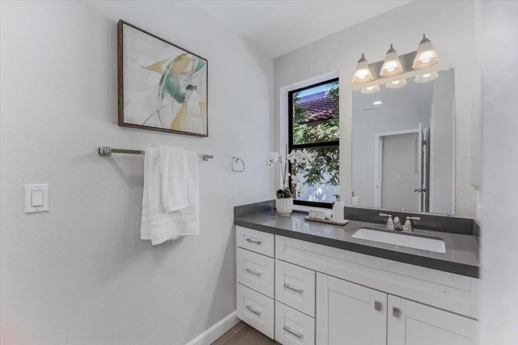 listing image 130728055440036005887