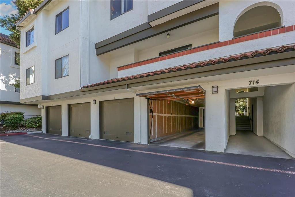 listing image 130727346863210352835