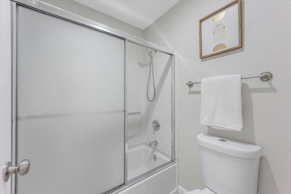 listing image 130727871347361045431