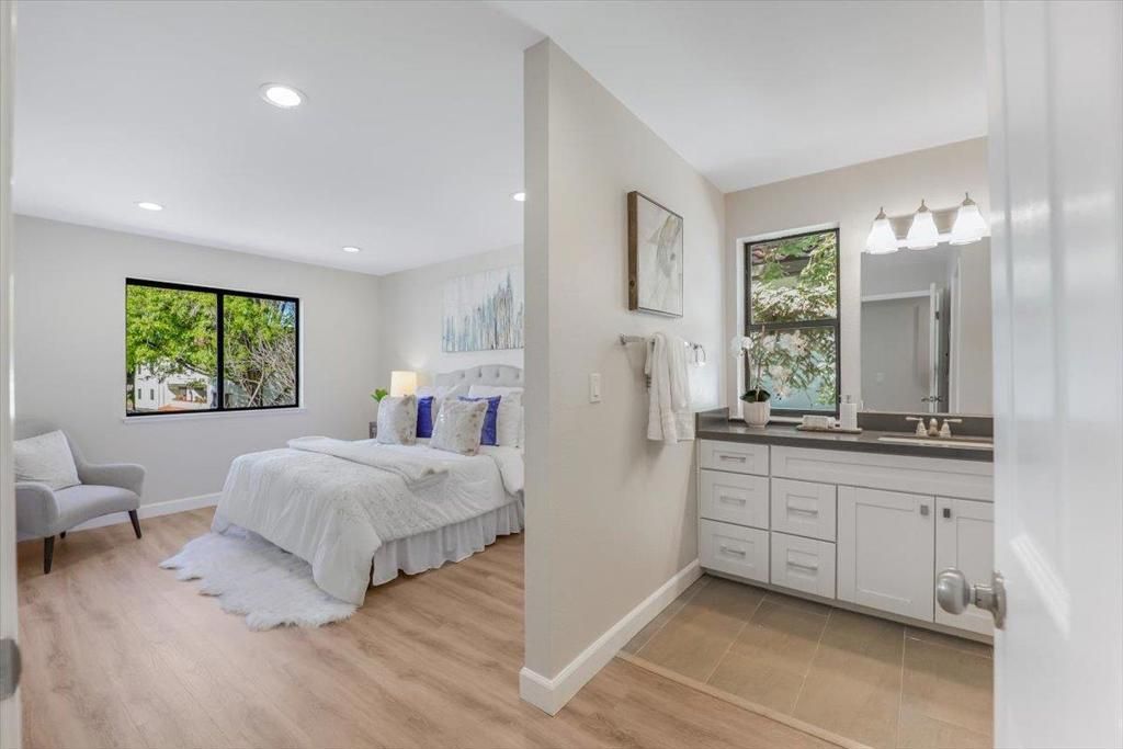 listing image 130728721588127091977