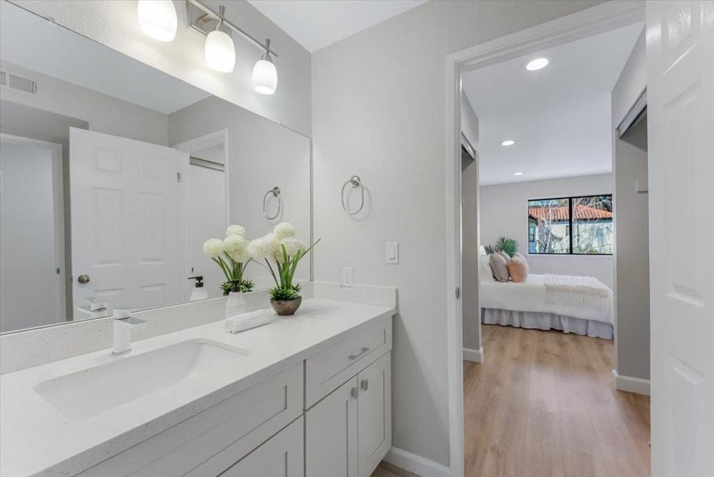 listing image 130723483054308347666