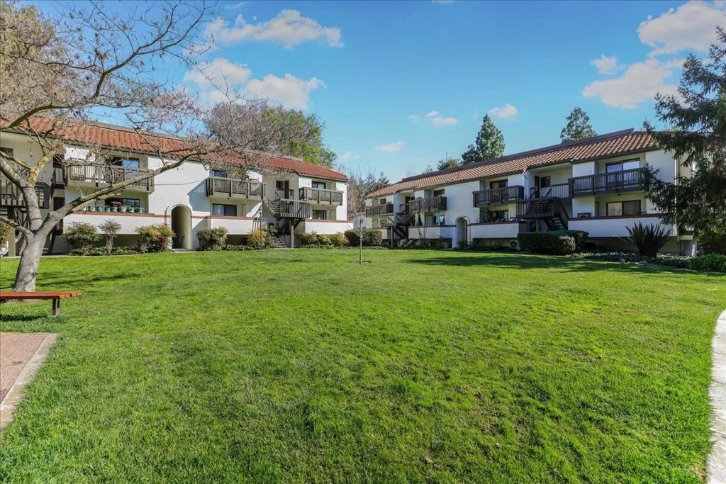 listing image 130729429623396421942