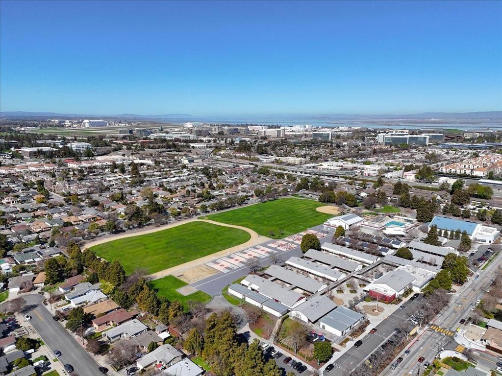 listing image 130726656488453796673