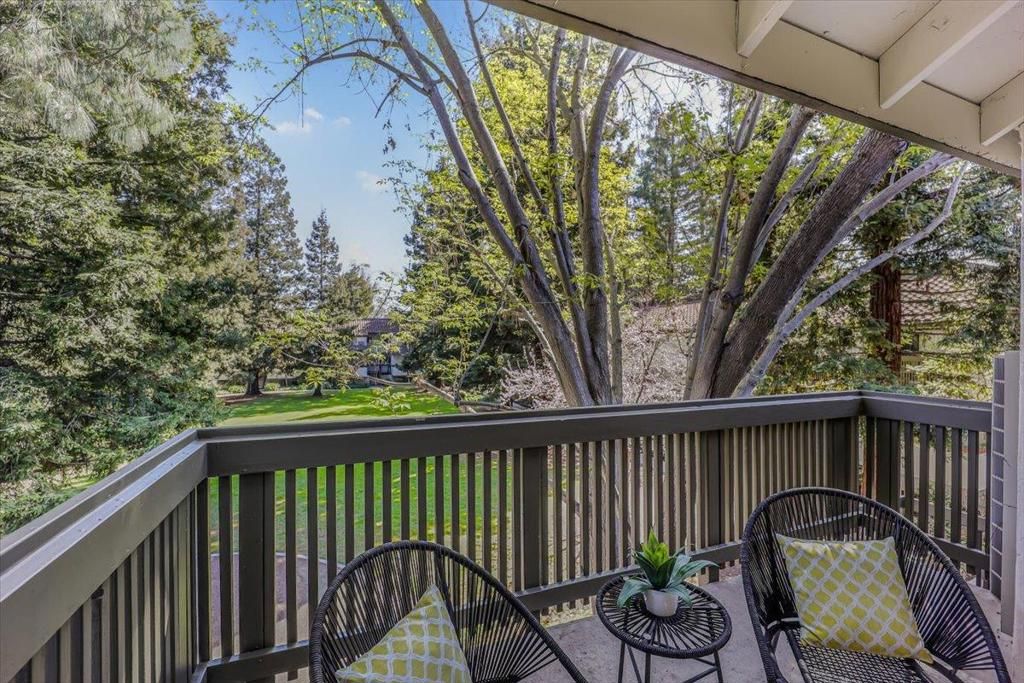 listing image 130720265106300838878