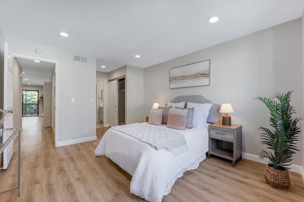 listing image 130728330390907888768