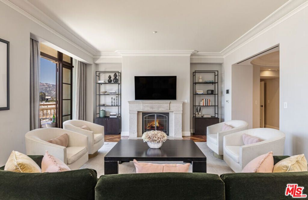 Photo of 225 N Canon Drive #7C, Beverly Hills, CA 90210 (MLS # 26667489)