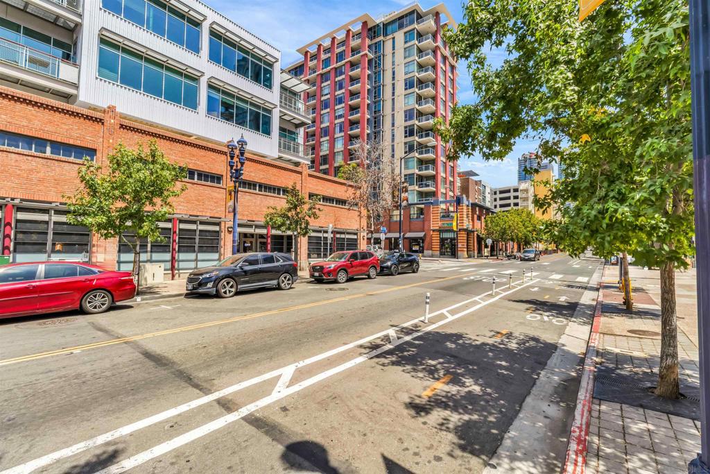 427 9th Ave 1308