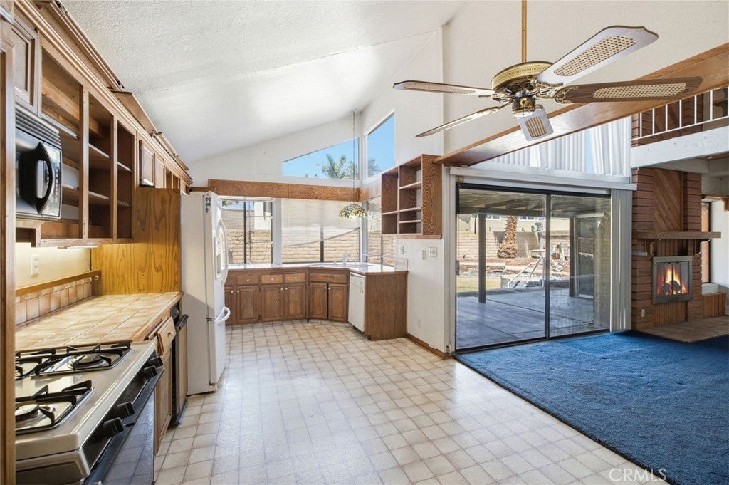 19831 Flagstone, Huntington Beach CA 92646 - Photo 8