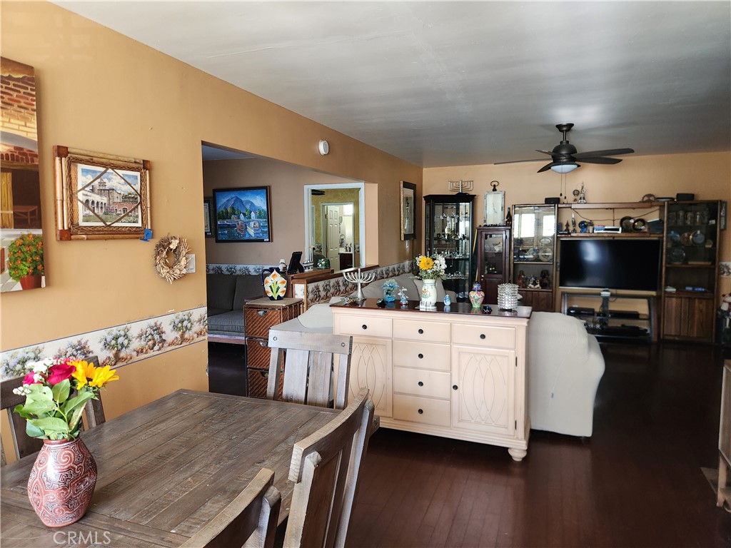 621 E Cypress