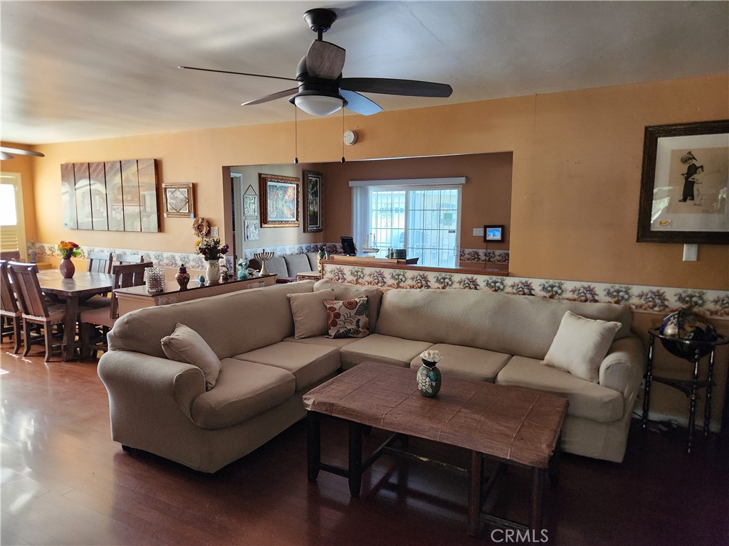 621 E Cypress