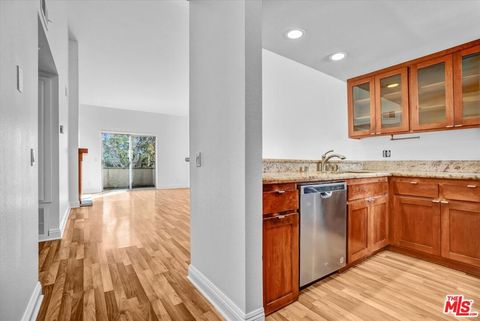 Photo of 645 Chestnut Avenue #316, Long Beach, CA 90802 (MLS # 26830765)