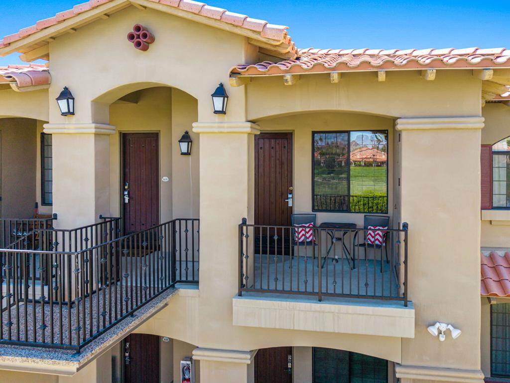 50610 Santa Rosa Plaza 6