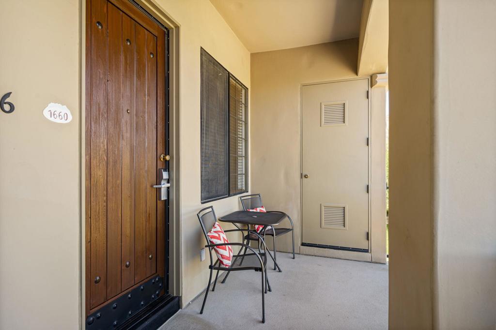 50610 Santa Rosa Plaza 6